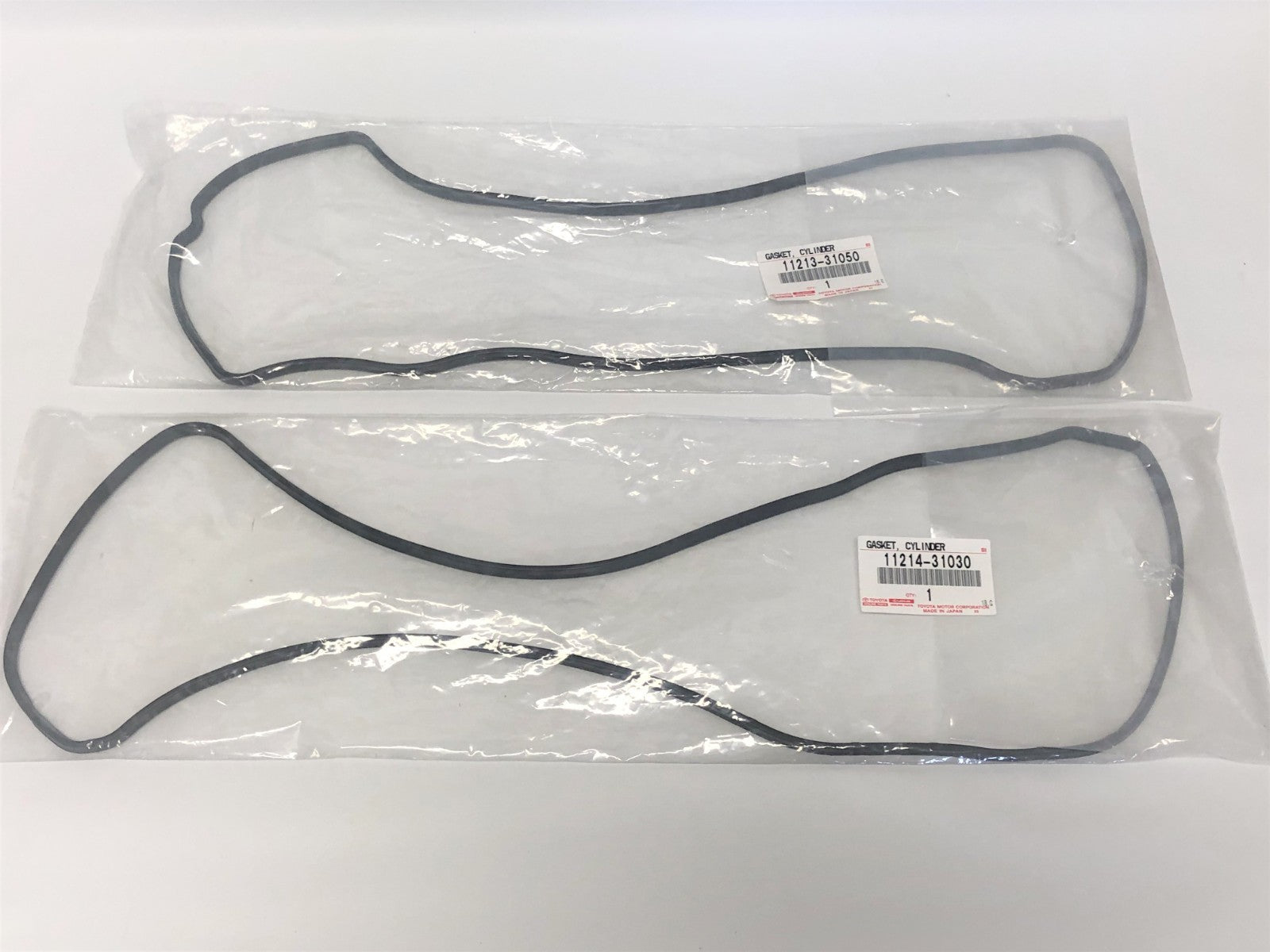 NEW GENUINE TOYOTA 11213-0P010 & 11214-31030 FACTORY OEM VALVE COVER GASKET SET