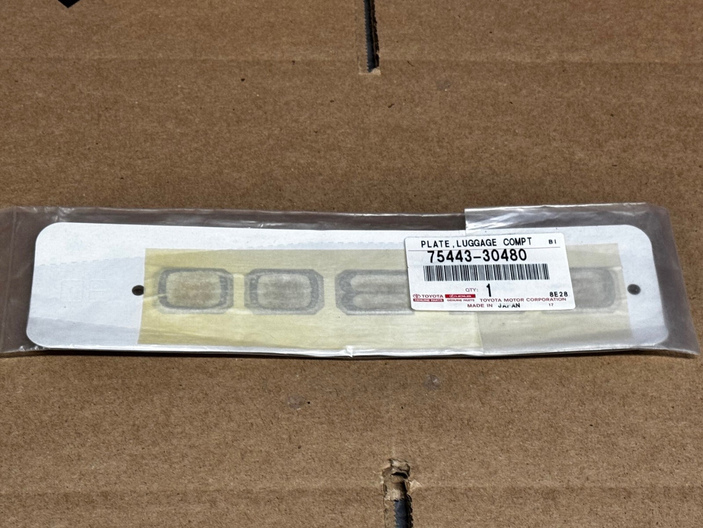 NEW GENUINE LEXUS 2006 GS300 REAR "GS300" CHROME NAME PLATE 75443-30480