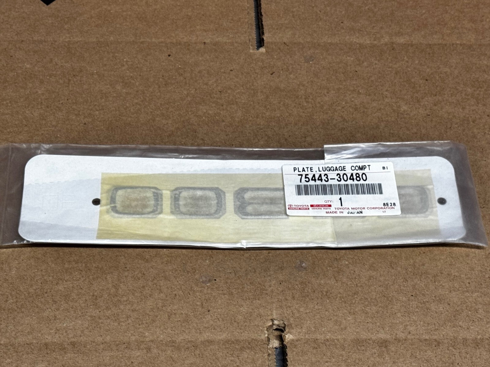 NEW GENUINE LEXUS 2006 GS300 REAR "GS300" CHROME NAME PLATE 75443-30480