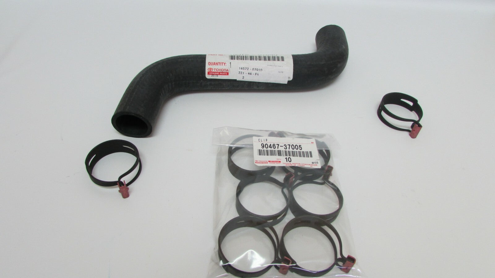 NEW TOYOTA TACOMA  OEM LOWER 16572-07040 RADIATOR HOSE & 2 OEM CLAMPS (3 PIECES)